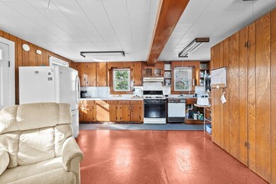 101 Carlisle St, New Bedford, MA 02745 - photo 6