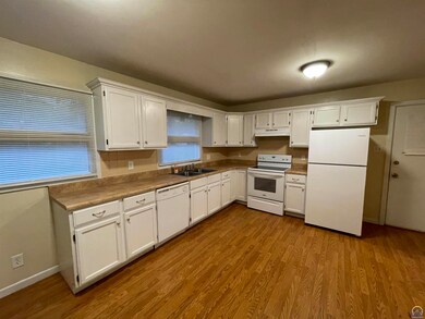 1409 SW Burnett Rd, Topeka, KS 66604 - photo 5