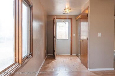 6089 Hardy Ave-002