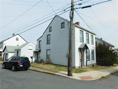 151 Madison St, Freemansburg, PA 18017 - photo 4