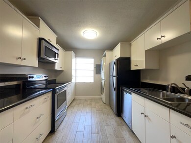 1502 Heights Blvd unit 4, Houston, TX 77008 - photo 3