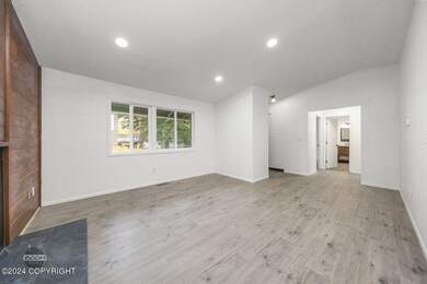 17-web-or-mls-3006 W 30th Ave Exports-17