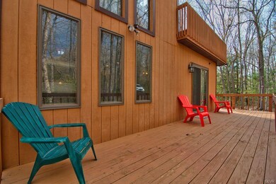 View of the spacious 31.8x7.8 front deck.