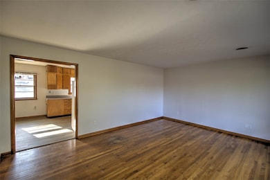 191 W Grove Rd, Decatur, IL 62521 - photo 5