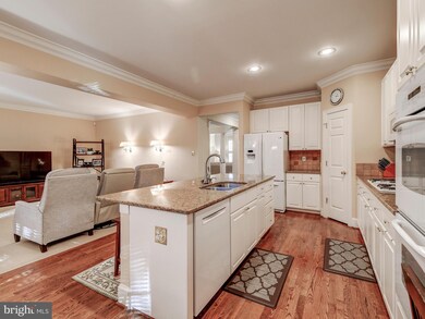 6408 Cloister Gate Dr, Baltimore, MD 21212 - photo 6