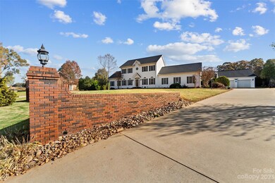 162 Golden Oak Dr, Statesville, NC 28625 - photo 3