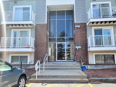 68E Constitution Dr unit 68, Londonderry, NH 03053 - photo 4