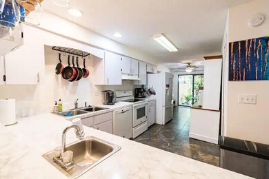 Beachside Retreat Kitchen