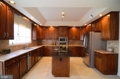 9018 Copperleaf Ln, Fairfax Station, VA 22039 - photo 7