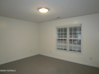 231 Lakewood Dr unit A, Jacksonville, NC 28546 - photo 2