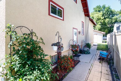 1015 4th Ave S, Fargo, ND 58103 - photo 2