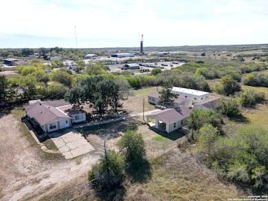 298 Sh-239, Kenedy, TX 78119 - photo 3
