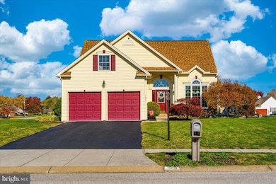 908 Poplar St unit 11, Hanover, PA 17331 - photo 3