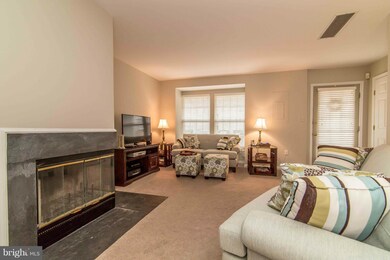 9219 Cardinal Forest Ln unit 31, Lorton, VA 22079 - photo 7