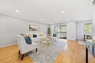 13 Beals Cove Rd unit J, Hingham, MA 02043 - photo 2