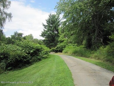 255 Gwen Elaine Ln, Falls, PA 18615 - photo 7