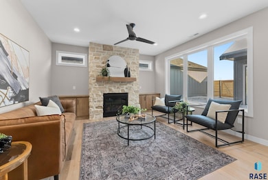 5801 E Rush St, Sioux Falls, SD 57110 - photo 2