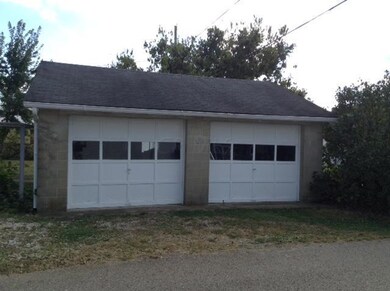 137 N Main St, Sugar Grove, OH 43155 - photo 4