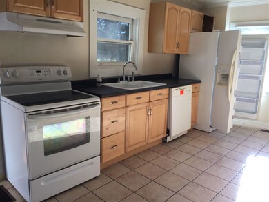 40 Mechanic St, Lancaster, NH 03584 - photo 3