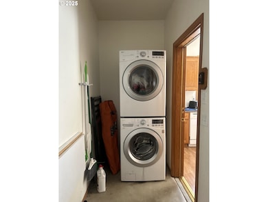 1880 Lake Cove Ave, Eugene, OR 97408 - photo 7