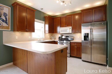 2217 Beatrice Dr NE unit 5, Grand Rapids, MI 49505 - photo 4