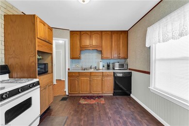 21005 Kenyon Dr, Maple Heights, OH 44137 - photo 6