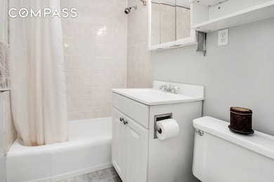 345 E 52nd St unit 3G, New York, NY 10022 - photo 5