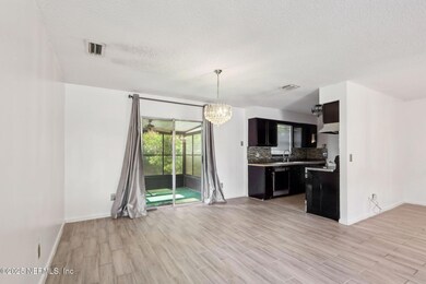 1-web-or-mls-Turtle Creek Dr-008