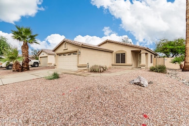 8810 W Loma Ln, Peoria, AZ 85345 - photo 5