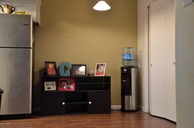 eat in kitchen & pantry