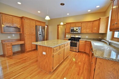 522 Danbury Dr unit 4, Oswego, IL 60543 - photo 5