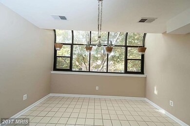 11011 Thrush Ridge Rd, Reston, VA 20191 - photo 3