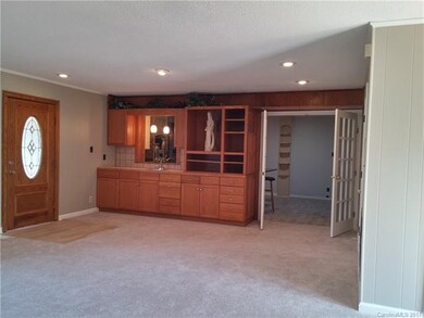 Entertaining /Family Room