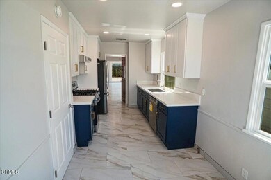 05-Kitchen from Breakfast Nook