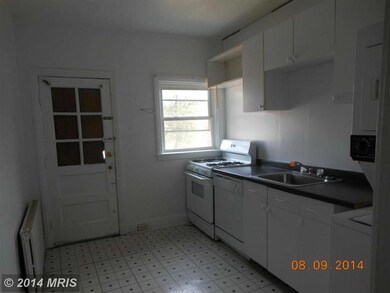 4006 Woodridge Rd, Baltimore, MD 21229 - photo 4