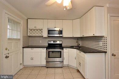 811 W 4th St, Lansdale, PA 19446 - photo 2