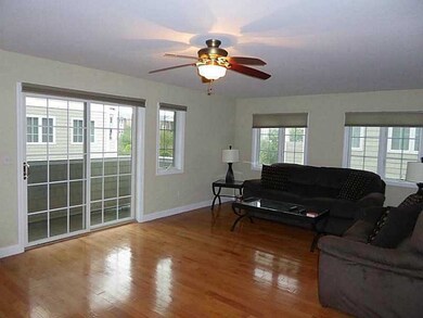663 Metacom Ave unit 2, Bristol, RI 02809 - photo 7