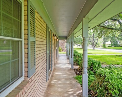 3412 Meadow Ln, Bay City, TX 77414 - photo 4