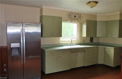 Eat In Kitchen with Refrigerator