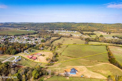 426 Keeble Rd, Maryville, TN 37804 - photo 2