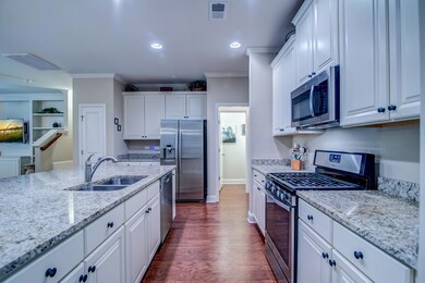 2483 Kings Gate-22