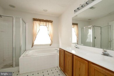 9825 Bayline Cir, Owings Mills, MD 21117 - photo 7