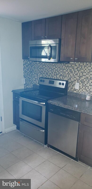 906 Opus Ave, Capitol Heights, MD 20743 - photo 2