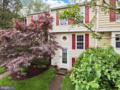 1604 Fieldthorn Dr, Reston, VA 20194 - photo 2