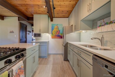 Gas range, coffee bar, deep pantry
