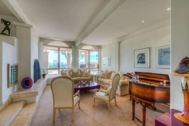 003_Living Room