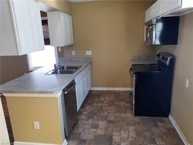 122 Harvest Ct unit 1, Lagrange, OH 44050 - photo 3