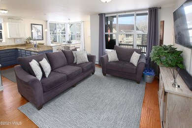 founders_c203_living_3