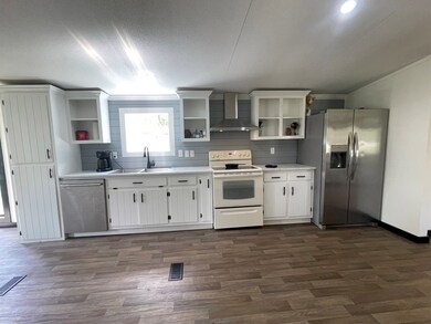 6027 Moultrie Rd, Albany, GA 31705 - photo 5