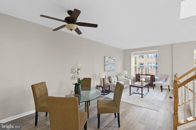 2498 Clover Field Cir, Herndon, VA 20171 - photo 6